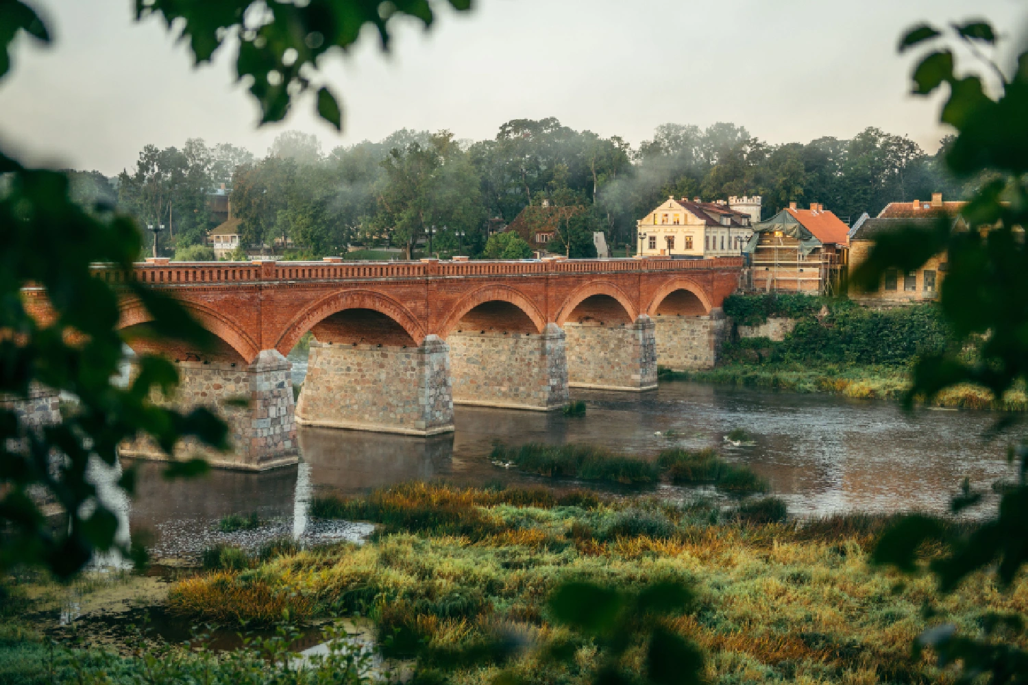 A wedding with historical charm in Kuldīga