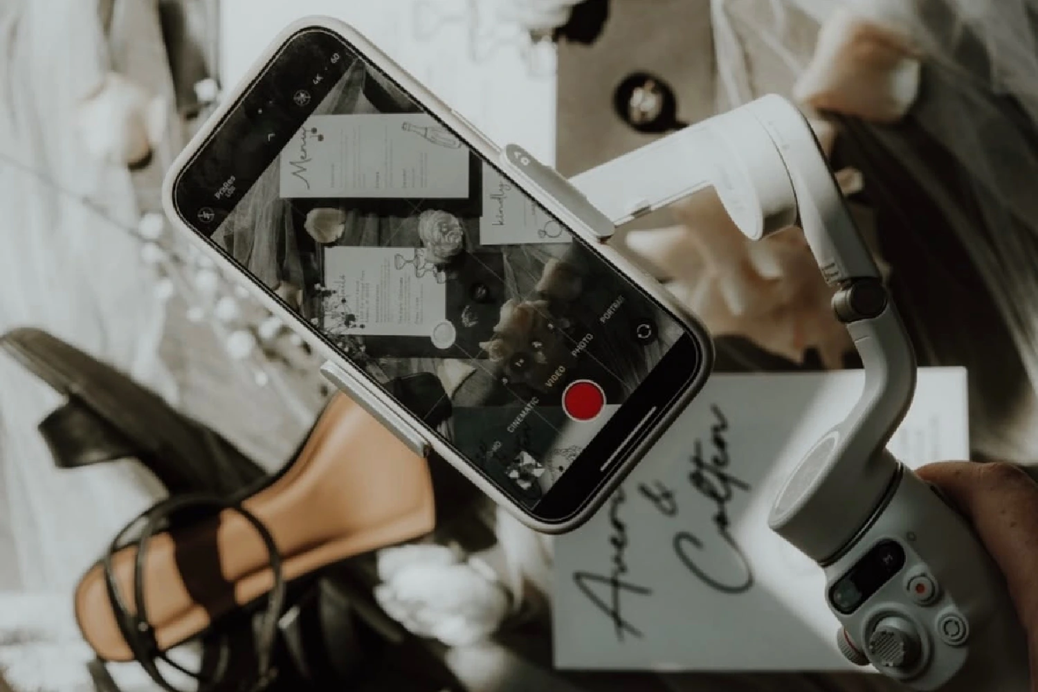 Kāzu saturs telefonā vai profesionāls Content  Creator?