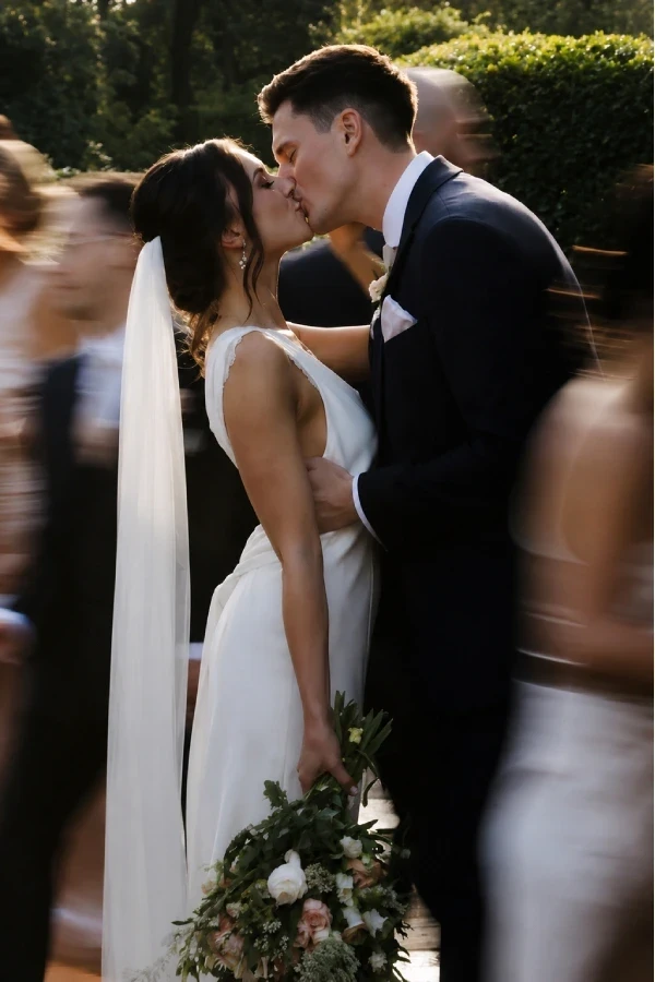 How much money to give a couple in an envelope?