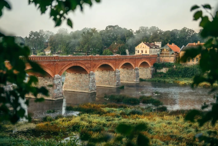 A wedding with historical charm in Kuldīga