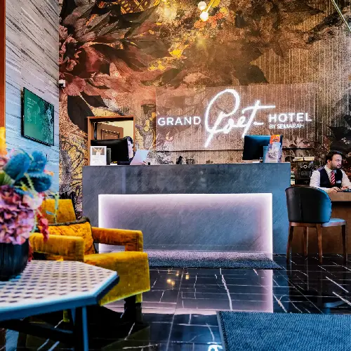 Grand Poet by Semarah Hotels