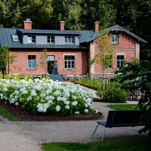 Pavāru māja