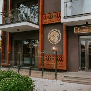 RESTORĀNS PROSPEKTS 55 & TINTO VĪNA VEIKALS