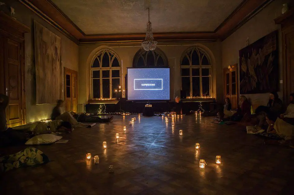 TAPIS UNIKĀLS PROJEKTS – SAVIENOJUMS / MĪLĒTĀJU INICIĀCIJA