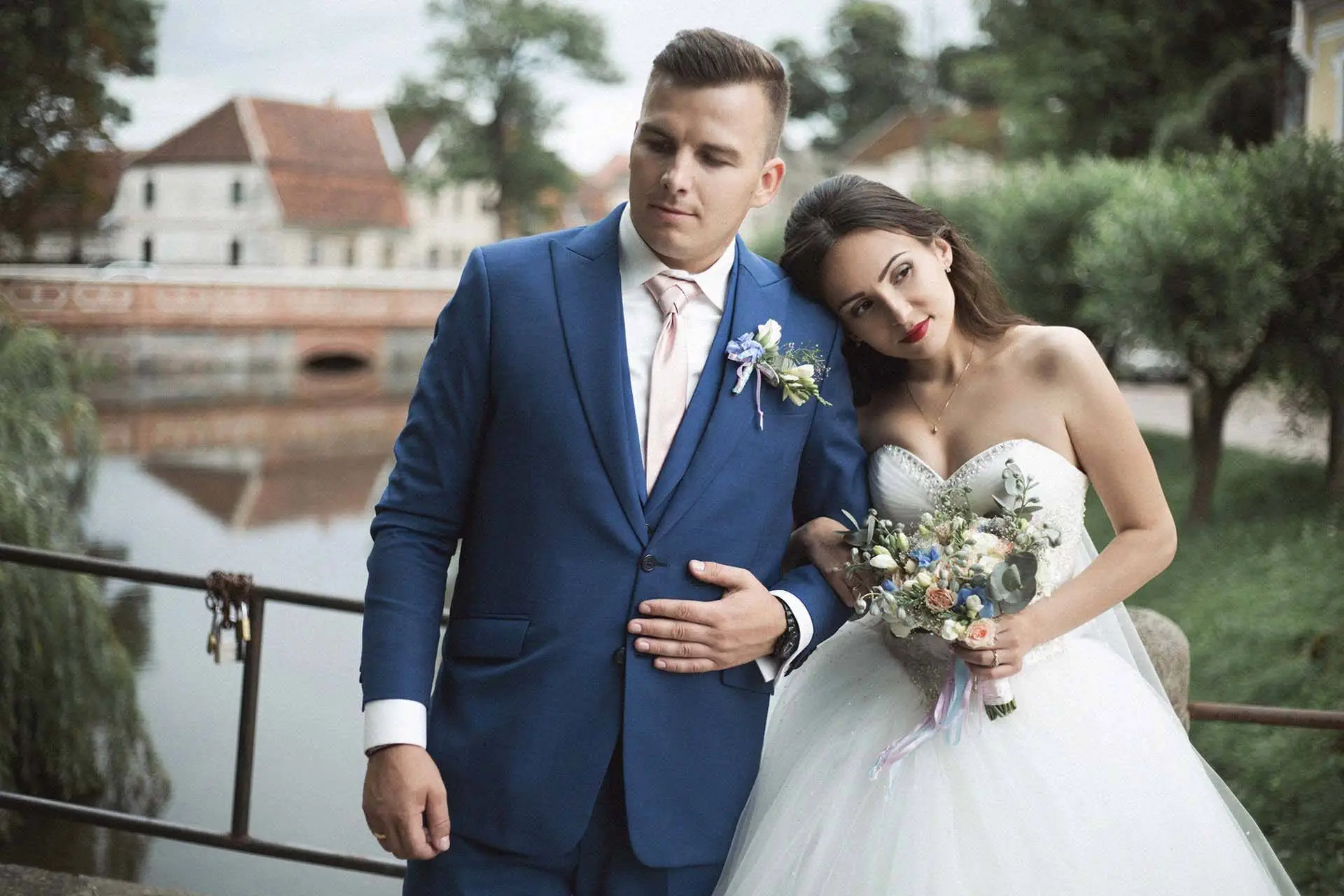 ANNA & ARTIS
