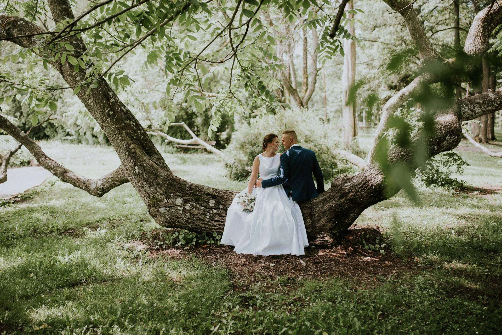 ANNA & AIVIS